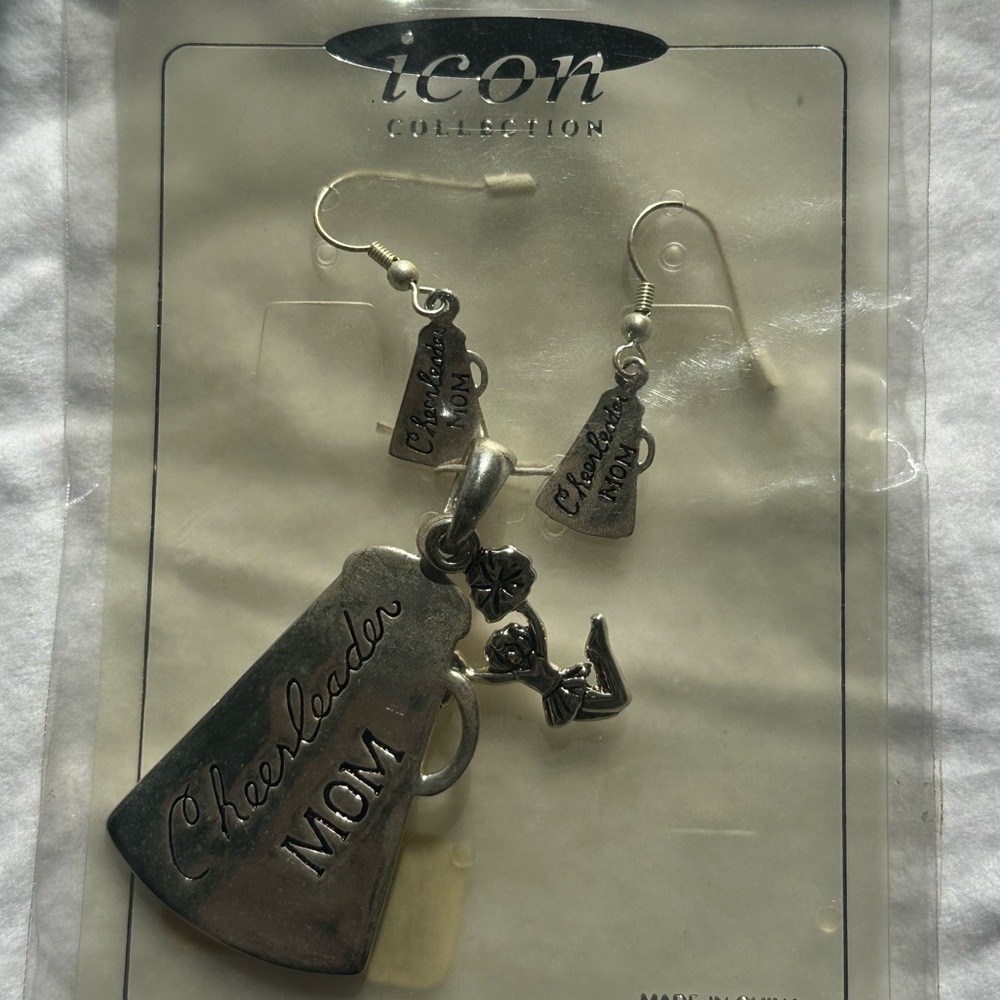 Cheerleader Mom Earrings and Pendant Set